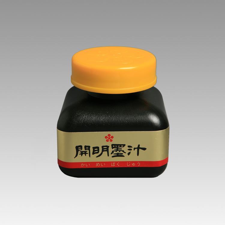 BO1001/開明墨汁/49214604/70ml/330円/開明が誇る一般用墨汁の代表的な商品です。伸びがよく、適度な光沢のある墨色は、良質な固形墨を高濃度に磨りおろした液墨に匹敵します。耐水性に優れ、あらゆる用途に幅広くご使用いただけます。